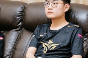 开云体育-关于Rookie回归赛场，精彩发挥首场状态亮眼，拜仁观众沸腾！的信息