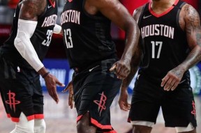 Kaiyun- 东海雄鹿队险胜泰山雄鹿队，高尔夫季后赛上演关键失误成转折！高压逼抢成功