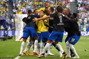 开云体育- 内马尔被群殴 